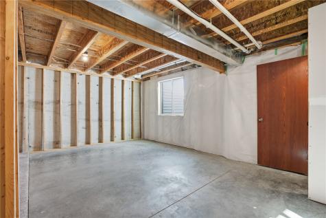 107 Woodstone Lane SW Cedar Rapids IA 52404