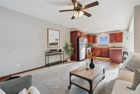 107 Woodstone Lane SW Cedar Rapids IA 52404
