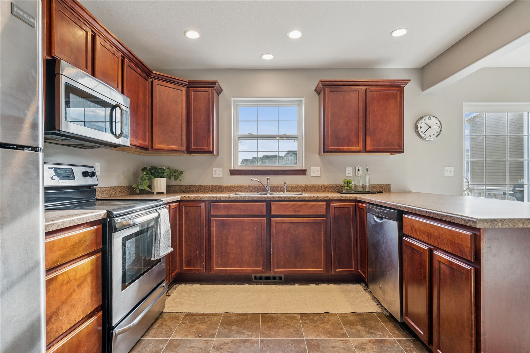 107 Woodstone Lane SW Cedar Rapids IA 52404
