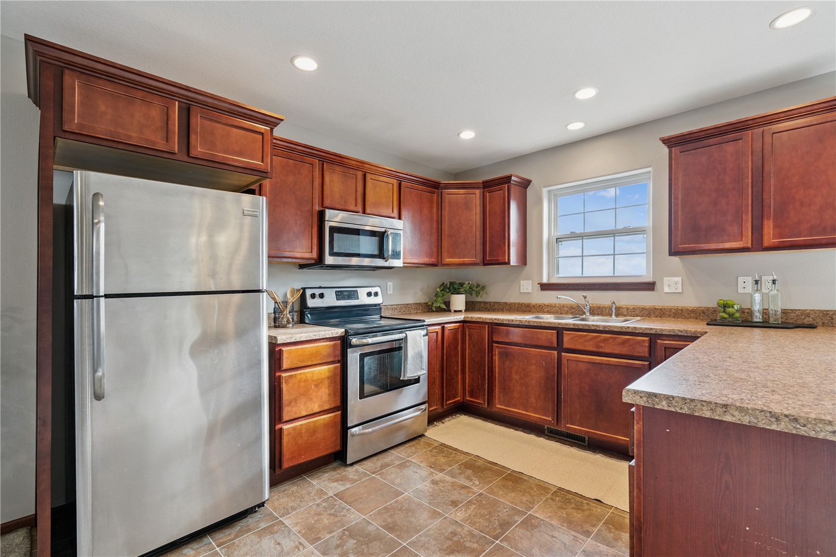 107 Woodstone Lane SW Cedar Rapids IA 52404