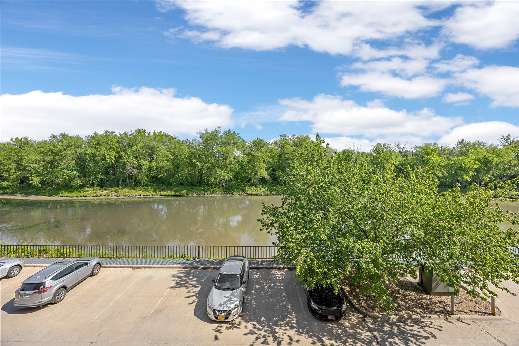 534 West Side Drive Iowa City IA 52246