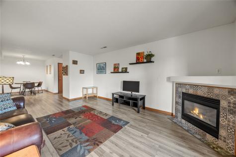 534 West Side Drive Iowa City IA 52246