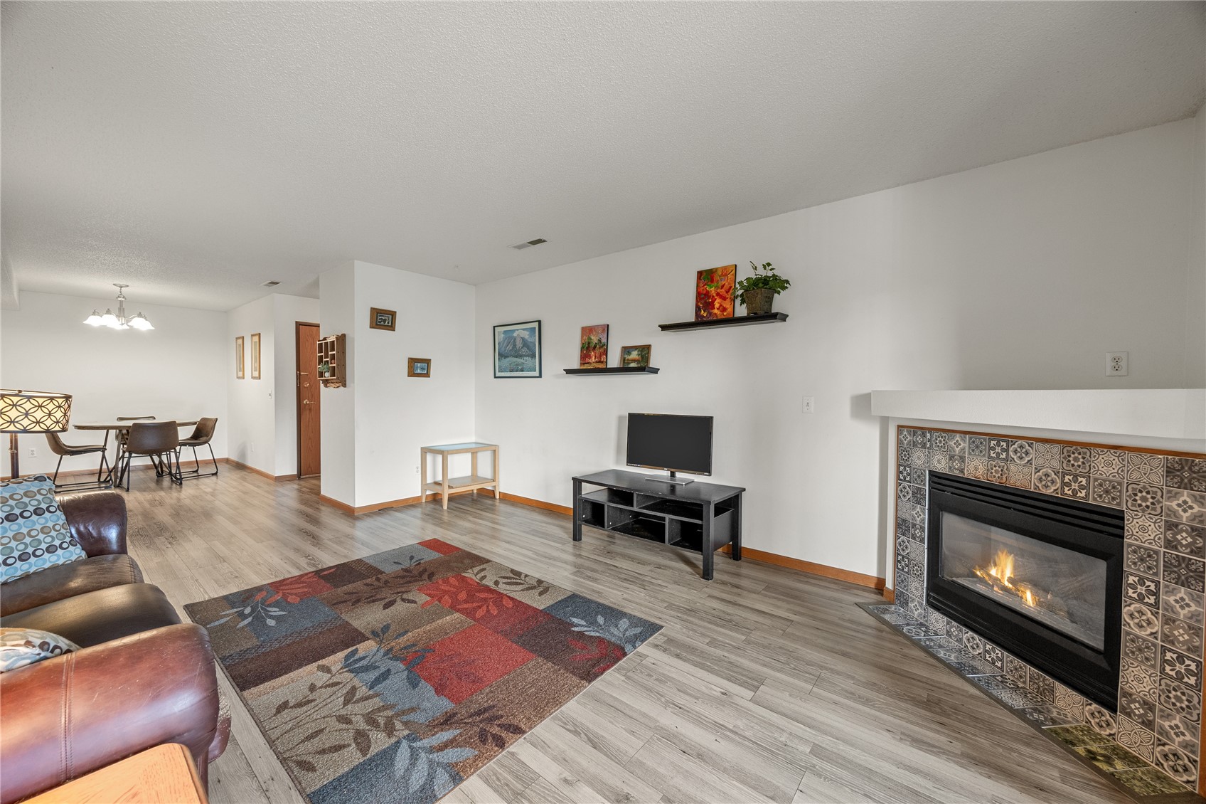 534 West Side Drive Iowa City IA 52246