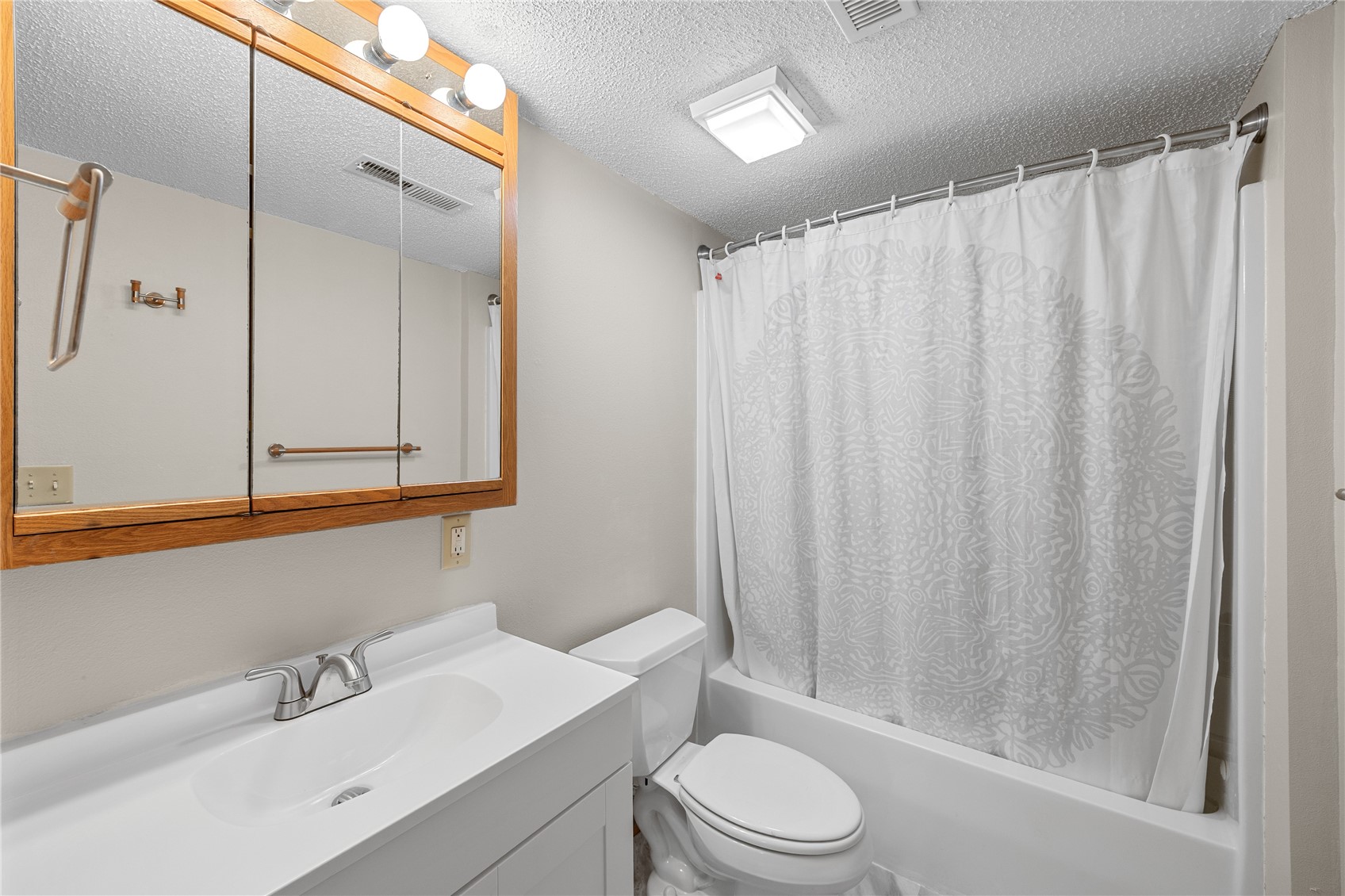 534 West Side Drive Iowa City IA 52246