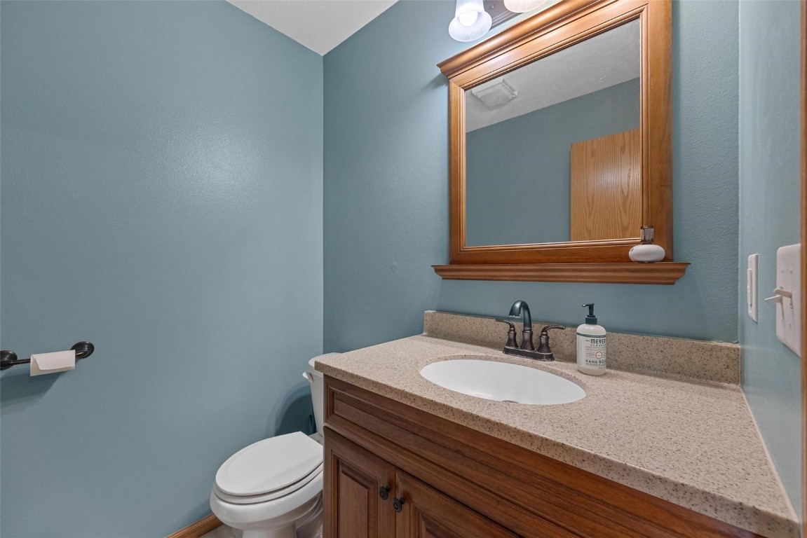 658 Secretariat Lane Fairfax IA 52228