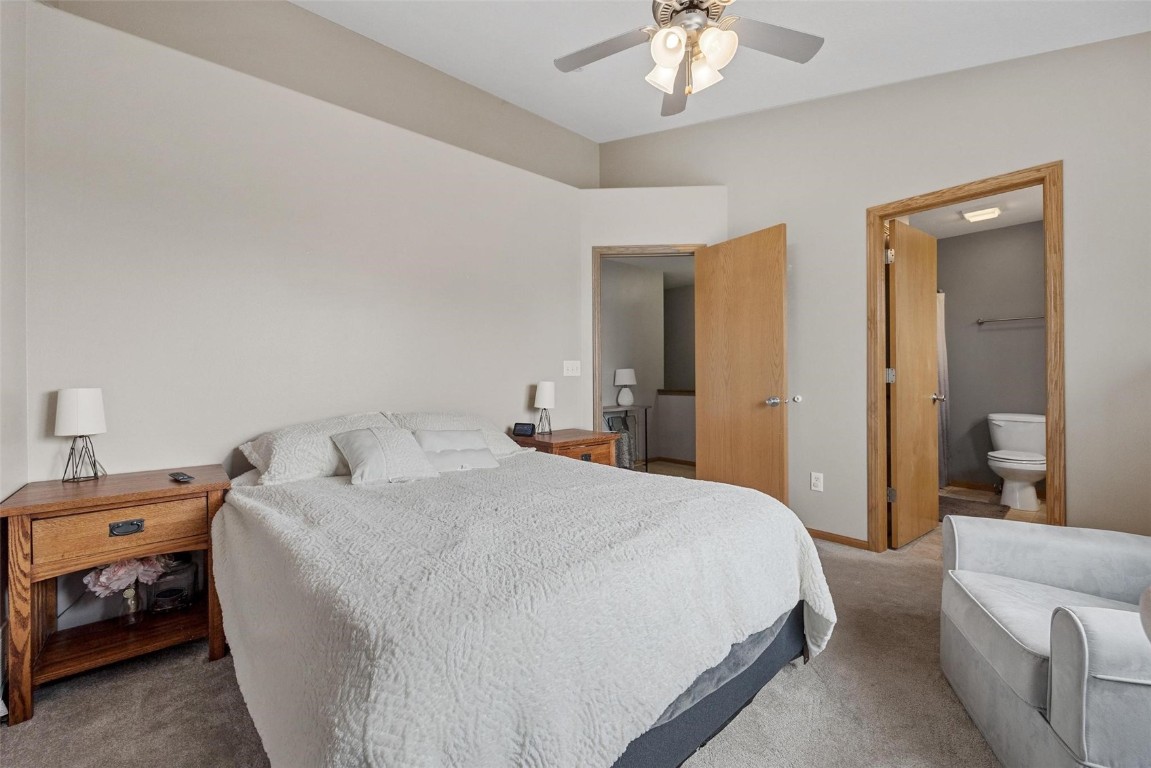 658 Secretariat Lane Fairfax IA 52228
