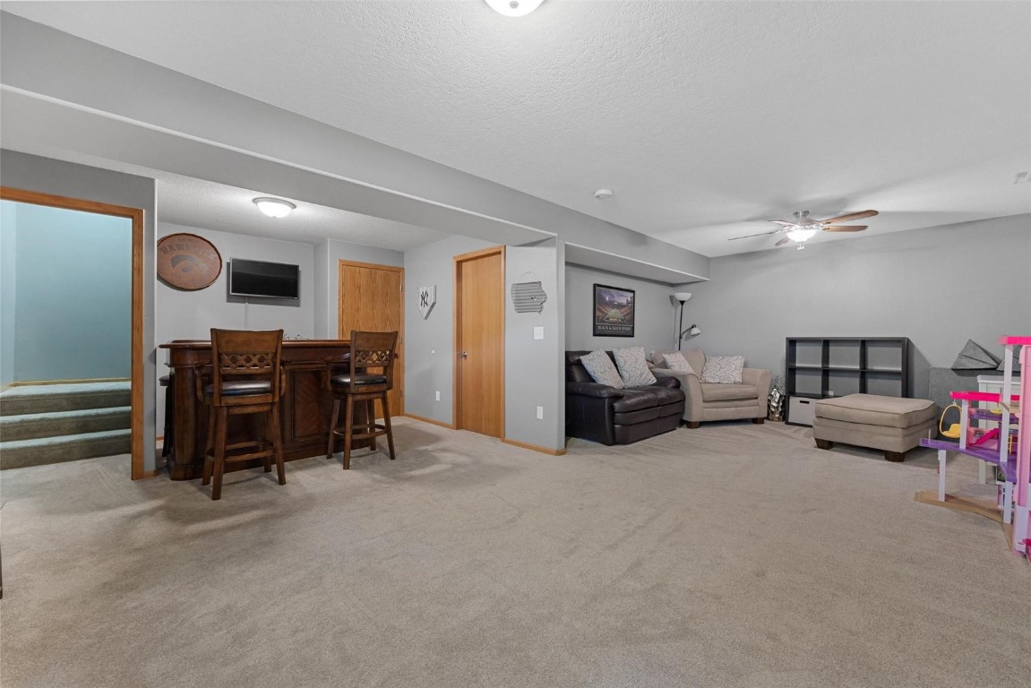658 Secretariat Lane Fairfax IA 52228
