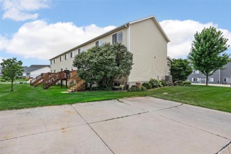 658 Secretariat Lane Fairfax IA 52228