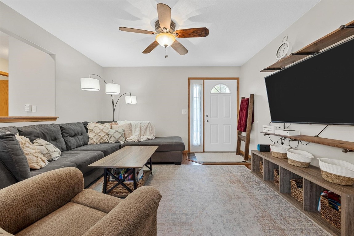 658 Secretariat Lane Fairfax IA 52228