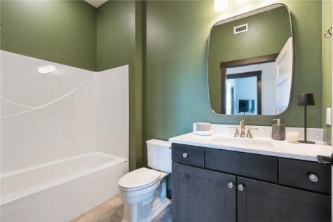 329 12th Avenue SE Cedar Rapids IA 52401