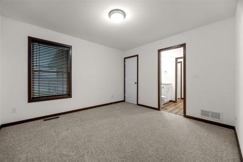 4320 Banar Avenue SW Cedar Rapids IA 52404