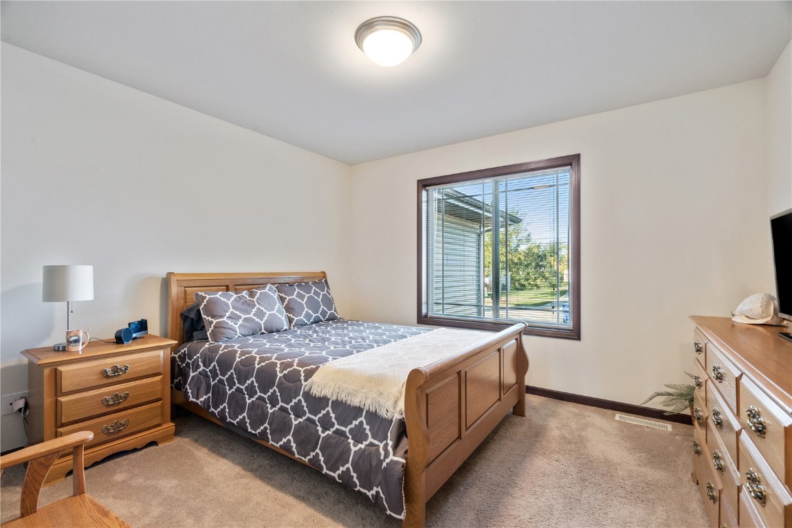 3107 Riviera Court SW Cedar Rapids IA 52404