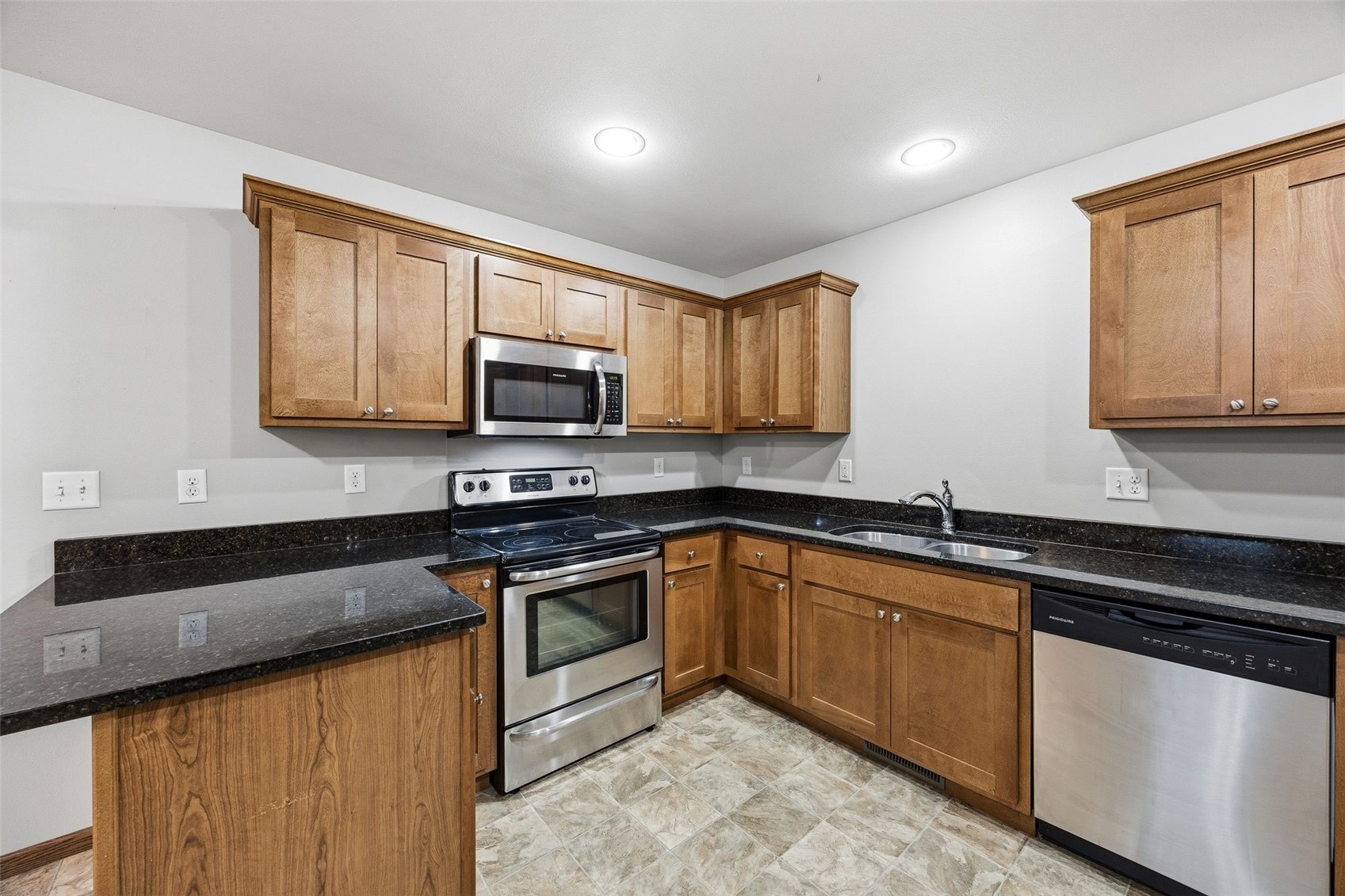 562 Meadow Oak Circle Fairfax IA 52228