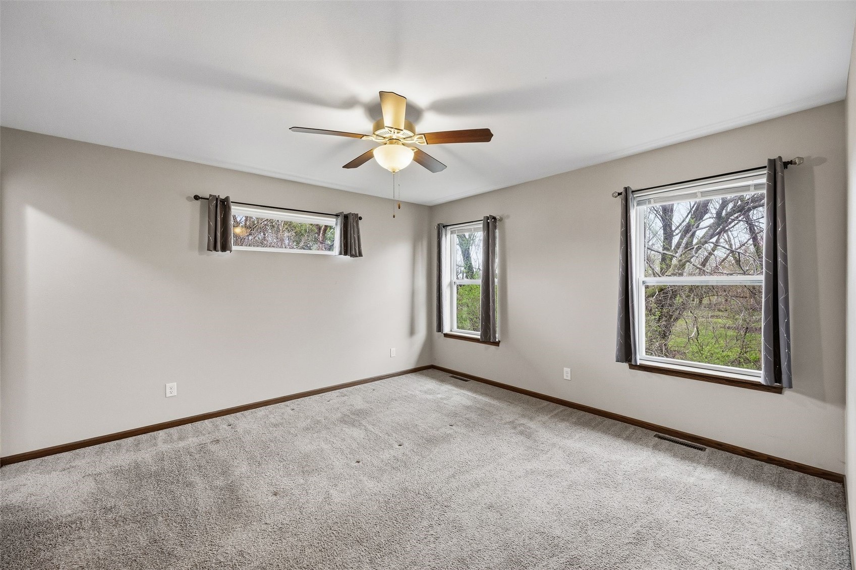 562 Meadow Oak Circle Fairfax IA 52228