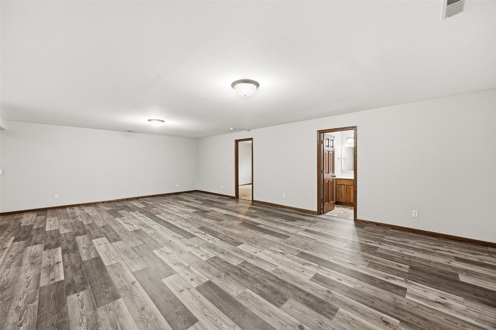 562 Meadow Oak Circle Fairfax IA 52228