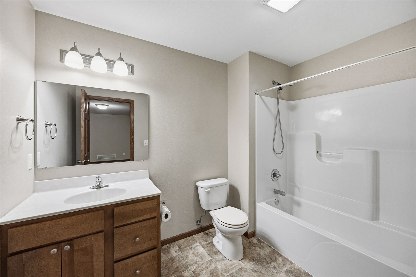 562 Meadow Oak Circle Fairfax IA 52228