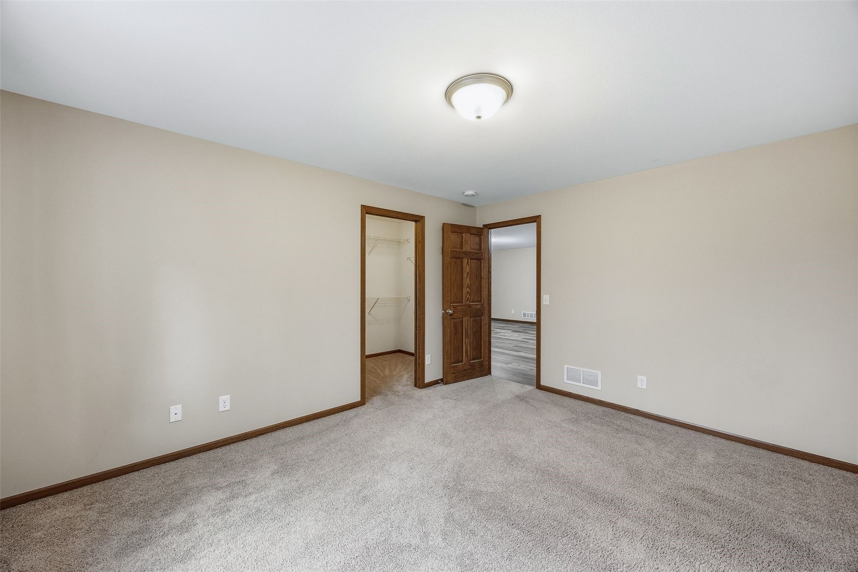 562 Meadow Oak Circle Fairfax IA 52228