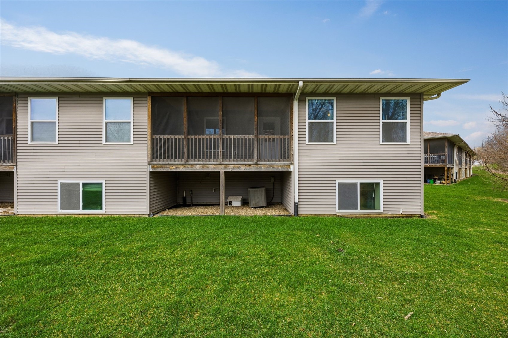 562 Meadow Oak Circle Fairfax IA 52228