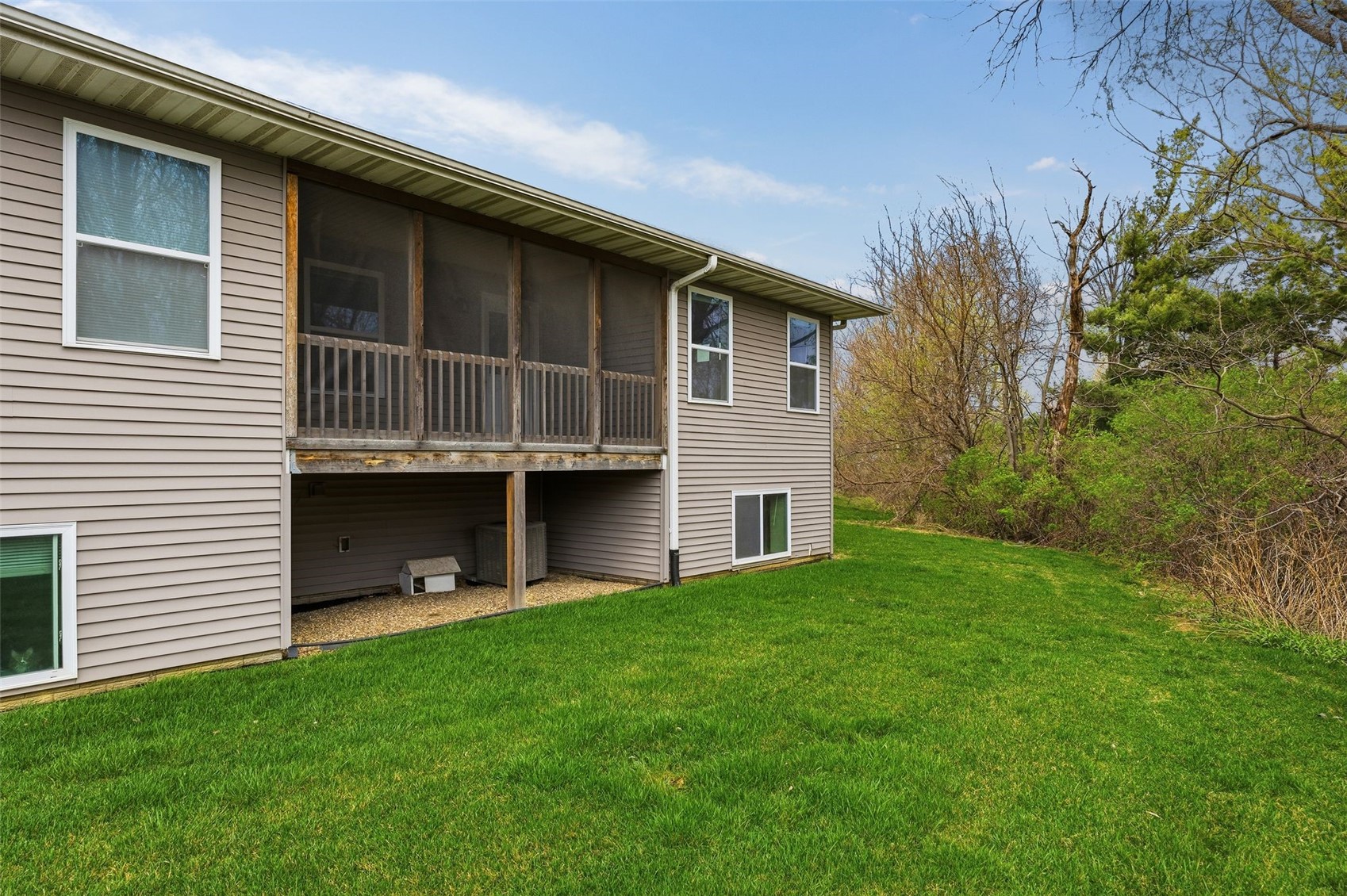 562 Meadow Oak Circle Fairfax IA 52228