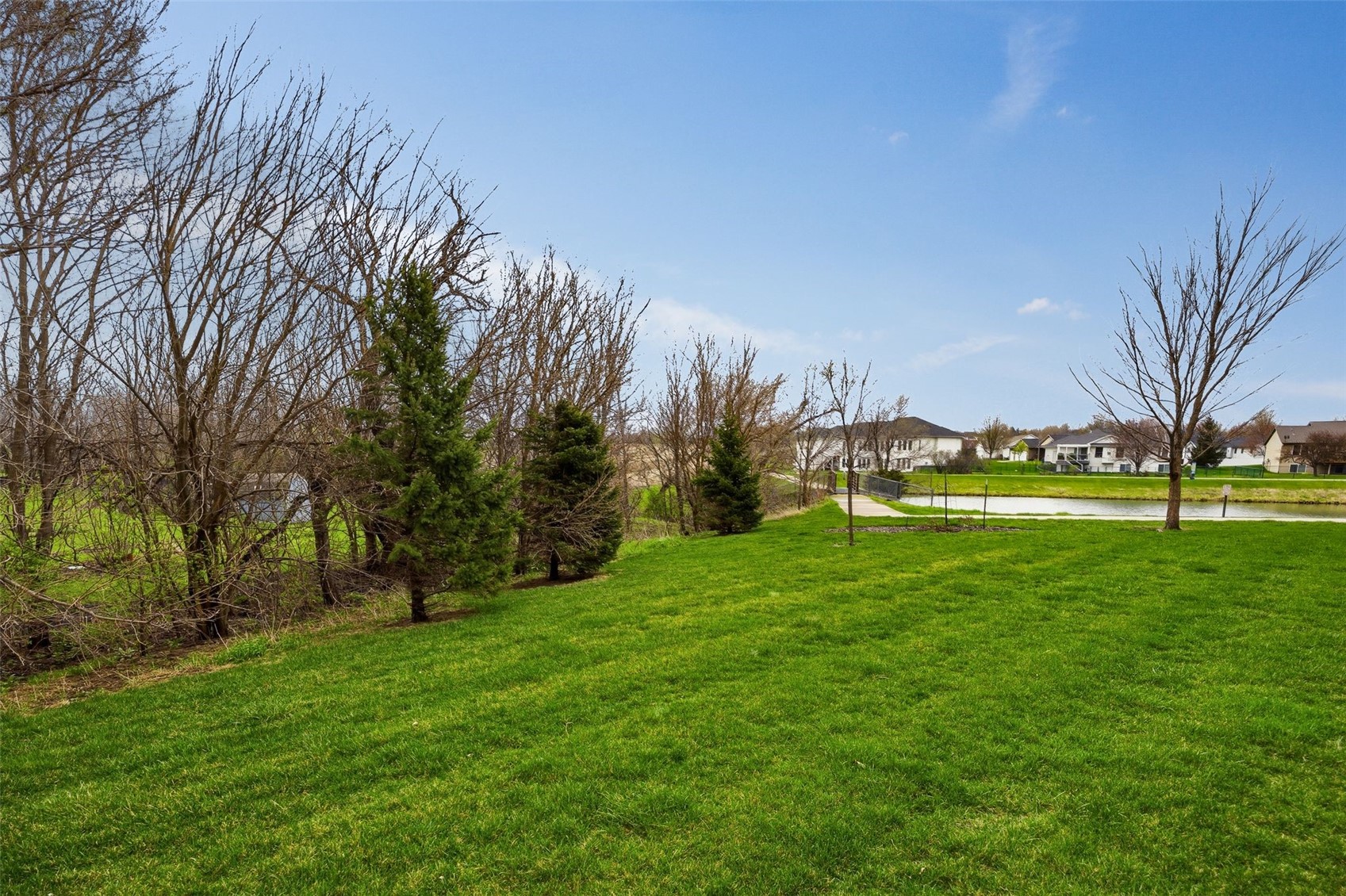562 Meadow Oak Circle Fairfax IA 52228