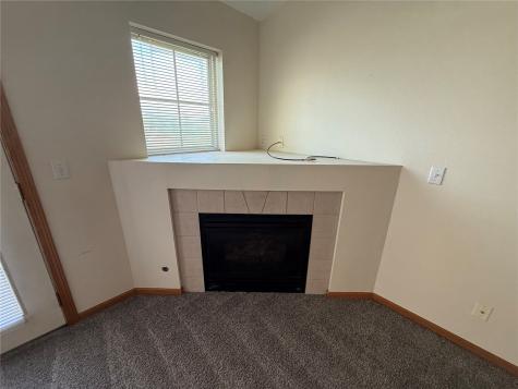 6615 Creekside Drive NE Cedar Rapids IA 52402