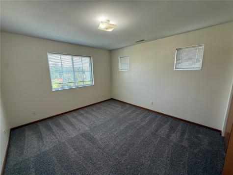 6615 Creekside Drive NE Cedar Rapids IA 52402