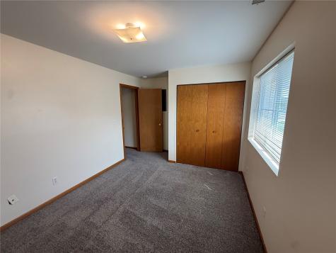 6615 Creekside Drive NE Cedar Rapids IA 52402