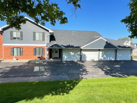 4505 Armar Drive SE Cedar Rapids IA 52403