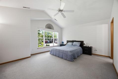1422 Crossings Court NE Cedar Rapids IA 52402