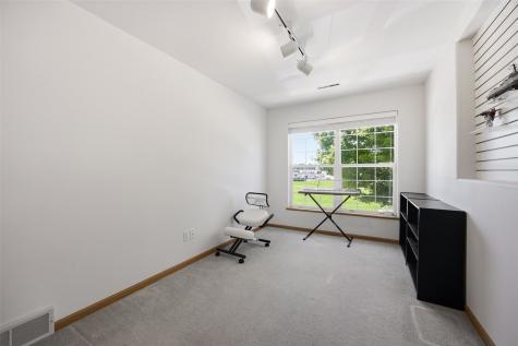 1422 Crossings Court NE Cedar Rapids IA 52402