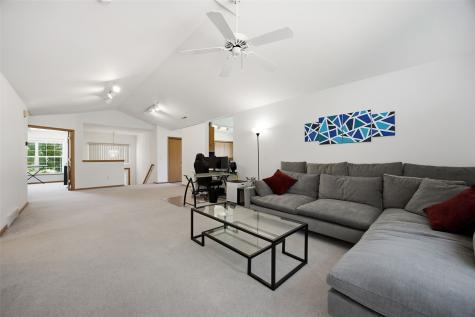 1422 Crossings Court NE Cedar Rapids IA 52402