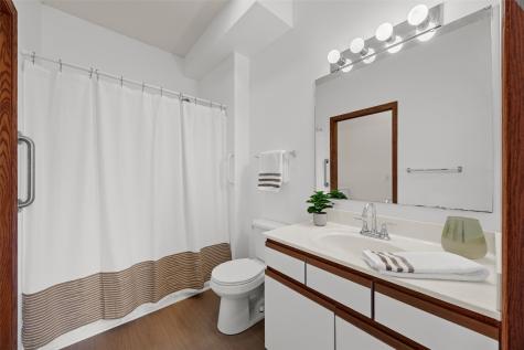250 Cimarron Drive Hiawatha IA 52233
