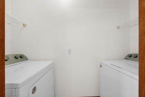 250 Cimarron Drive Hiawatha IA 52233