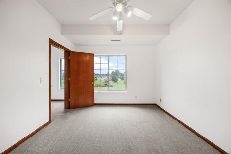 250 Cimarron Drive Hiawatha IA 52233