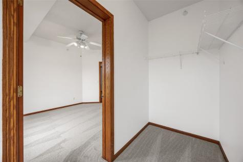250 Cimarron Drive Hiawatha IA 52233