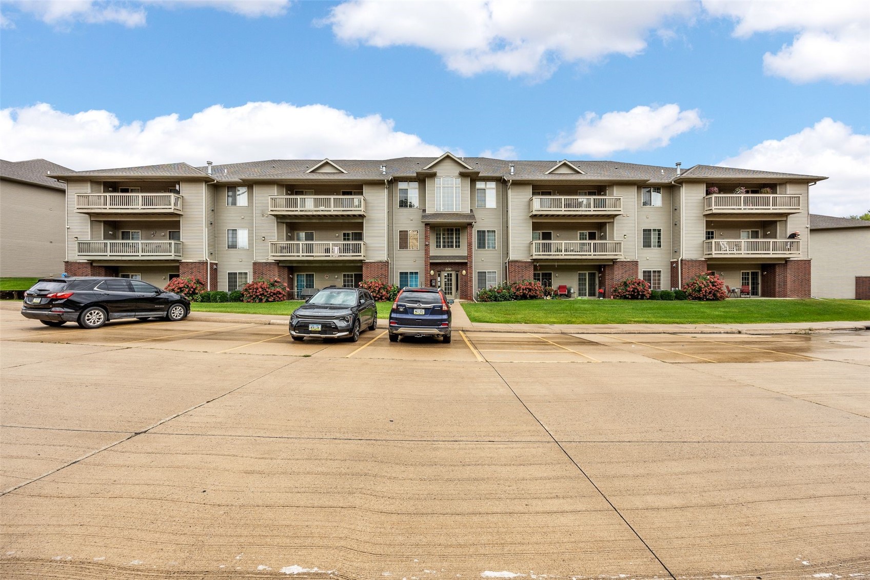 250 Cimarron Drive Hiawatha IA 52233