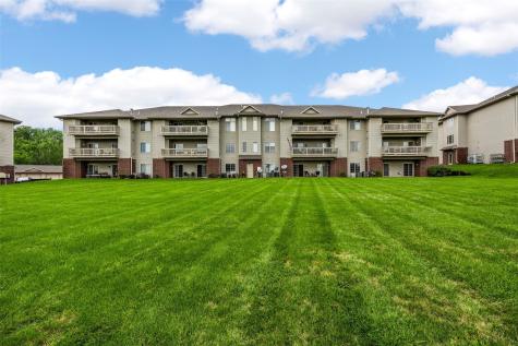 250 Cimarron Drive Hiawatha IA 52233