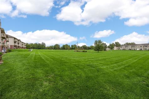 250 Cimarron Drive Hiawatha IA 52233
