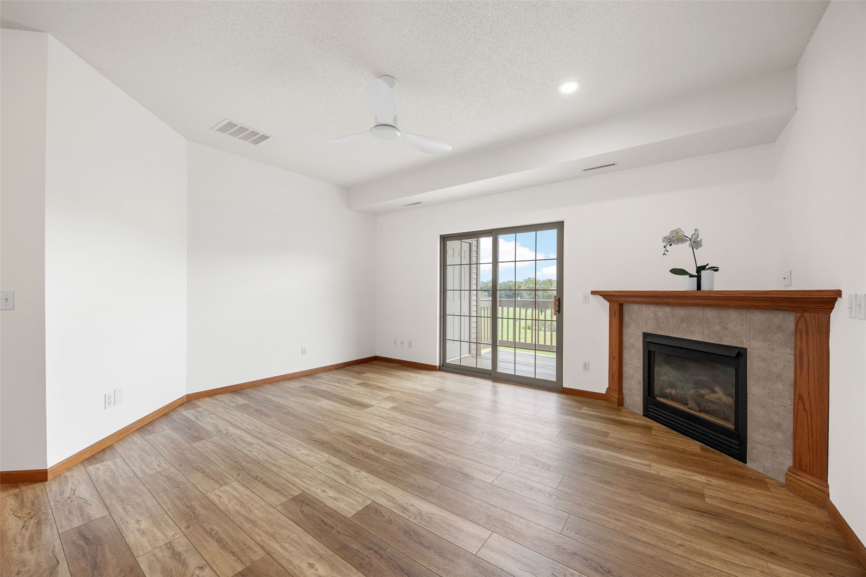 250 Cimarron Drive Hiawatha IA 52233