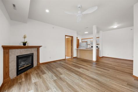 250 Cimarron Drive Hiawatha IA 52233