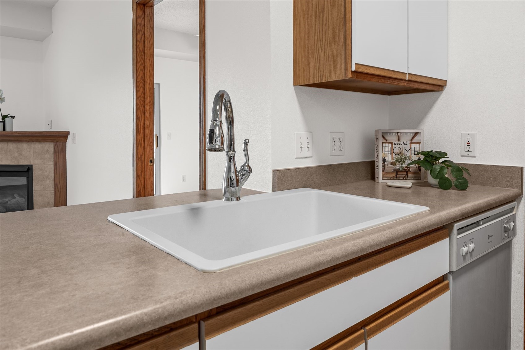 250 Cimarron Drive Hiawatha IA 52233