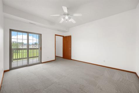 250 Cimarron Drive Hiawatha IA 52233