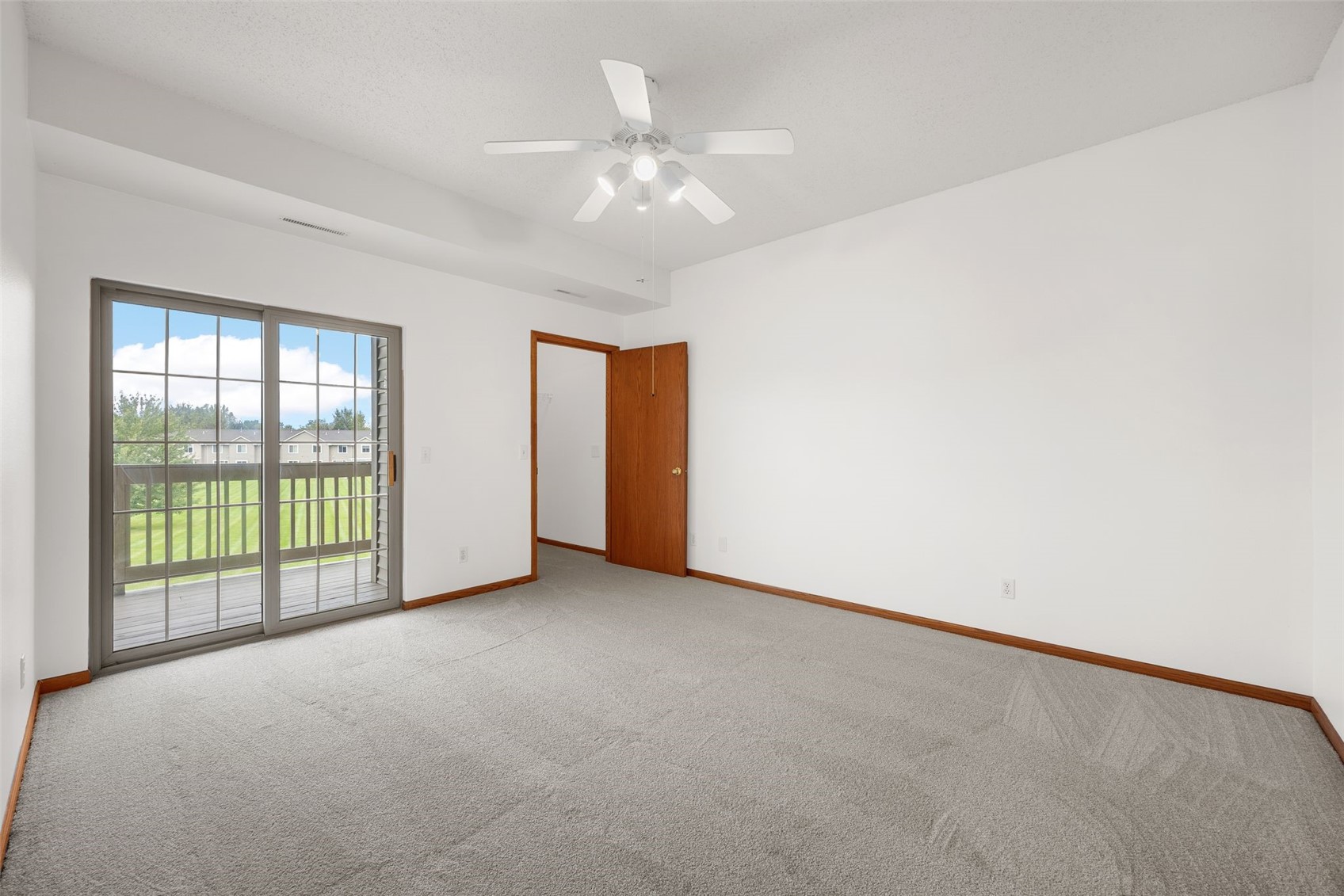250 Cimarron Drive Hiawatha IA 52233