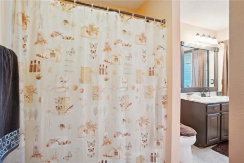 3335 Stoneview SW Cedar Rapids IA 52404