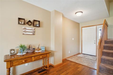 3335 Stoneview SW Cedar Rapids IA 52404