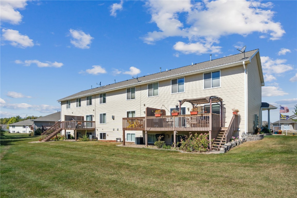 3335 Stoneview SW Cedar Rapids IA 52404