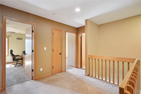 3335 Stoneview SW Cedar Rapids IA 52404