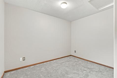 733 Broderick Drive NE Cedar Rapids IA 52402