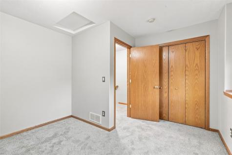733 Broderick Drive NE Cedar Rapids IA 52402