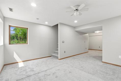 733 Broderick Drive NE Cedar Rapids IA 52402